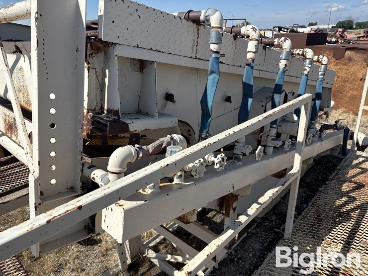 kolberg-skid-mounted-5’x10’-s-deck-vibratory-wet-screen-image-17