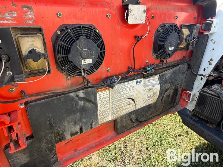 2017-bobcat-t770-image-18