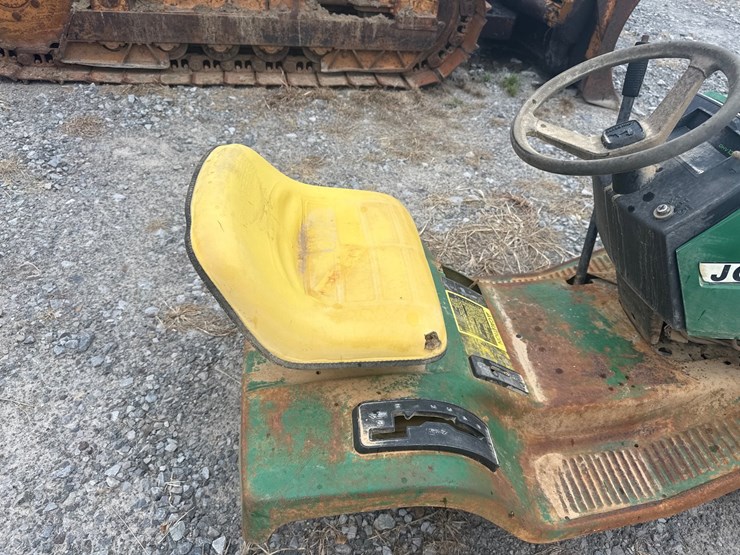 john-deere-130-image-8
