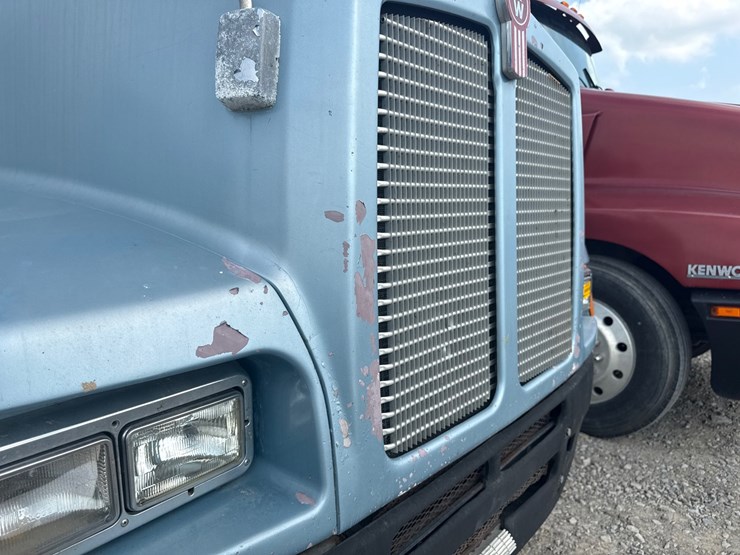 2007-kenworth-t600-image-27