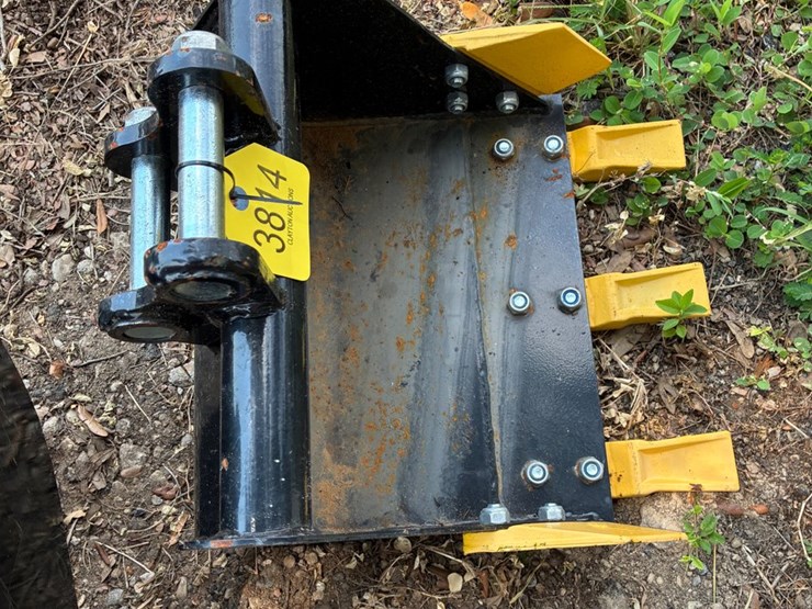 #3814-•-mini-excavator-bucket-image-2