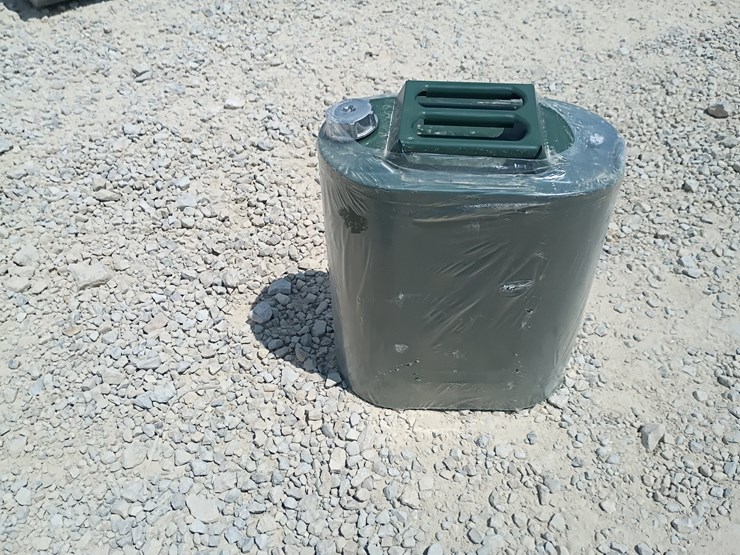 #l63-057-•-fuel-tank-image-3