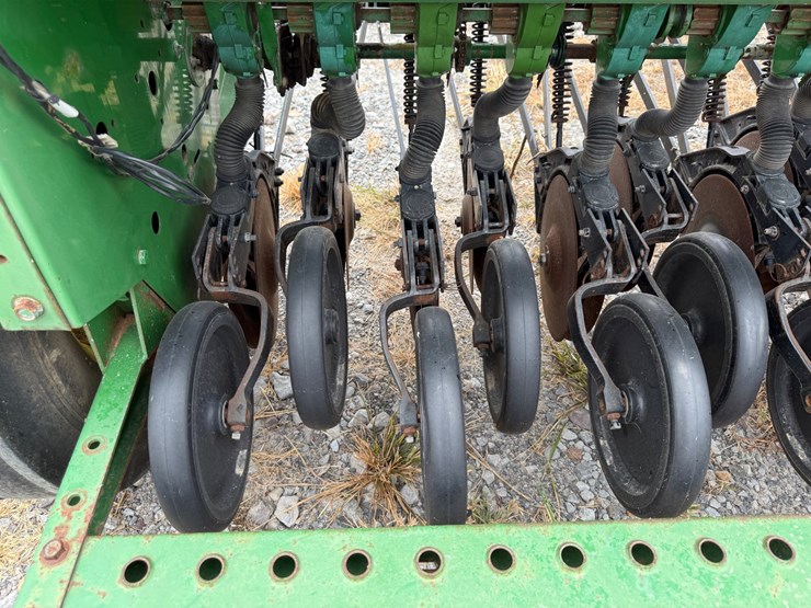 john-deere-450-image-6