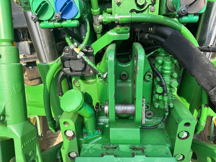 john-deere-6125m-image-10