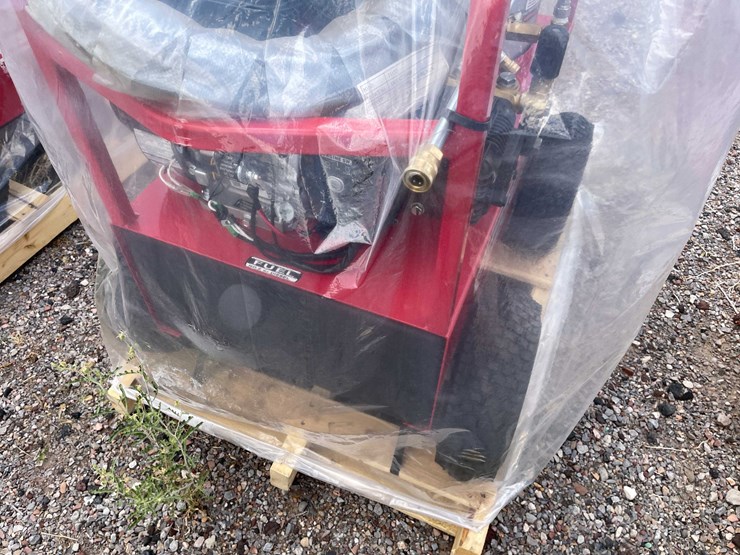 #2202-•-magnum-4000-gold-power-washer-image-6