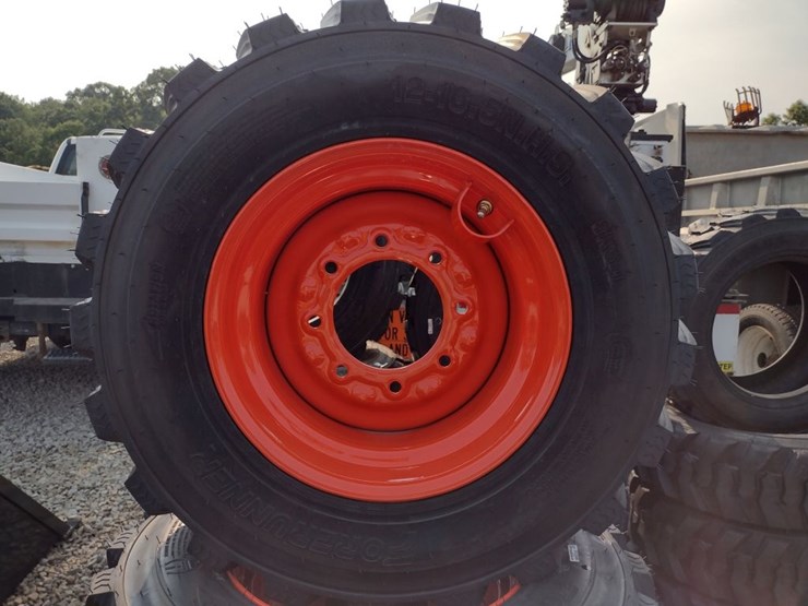 (4)-12-16.5-tires-on-bc-wheels-(qea-2319)-image-2