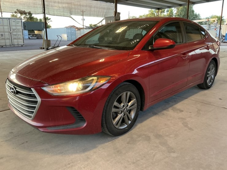 2017-hyundai-elantra-sdn-image-4