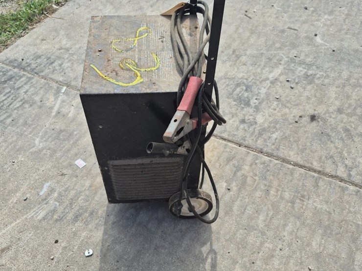 #83-•-sears-heavy-duty-40/2-w/200-charger-starter-image-2