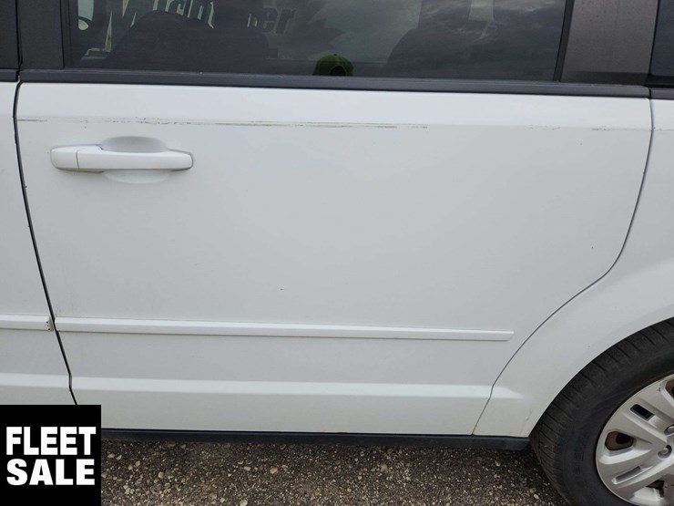 2016-dodge-grand-caravan-image-46