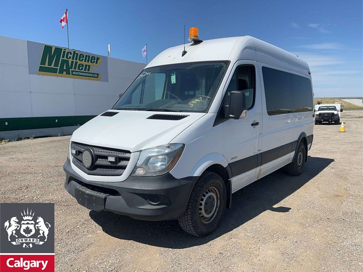 2016-mercedes-benz-sprinter-2500-image-1