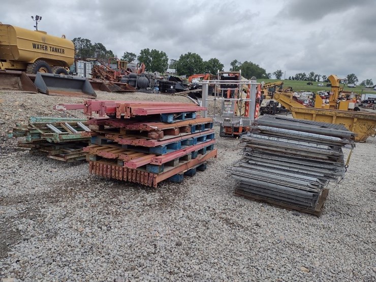 pallet-racking-laterals-(qea-4759)-image-1