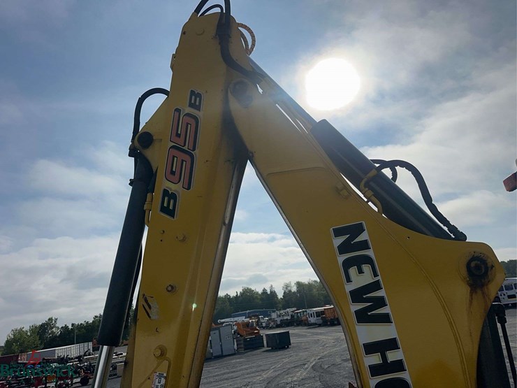 new-holland-b95b-image-20