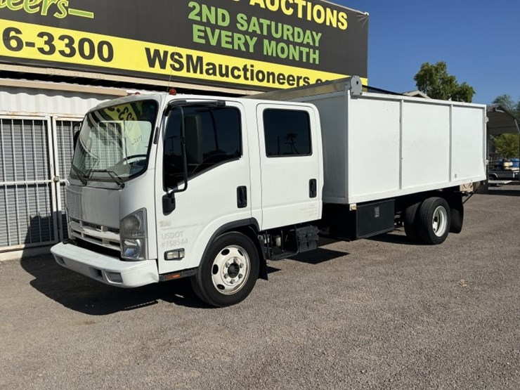 2009-isuzu-nqr-image-2