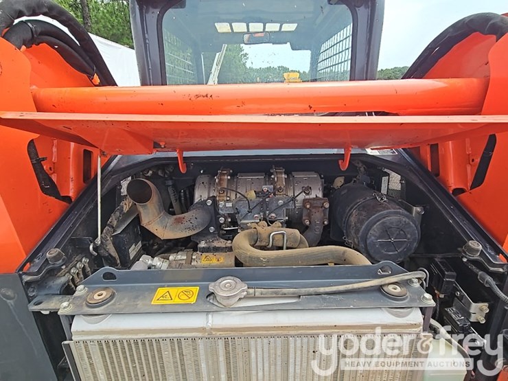 2024-kubota-svl65-2-image-21