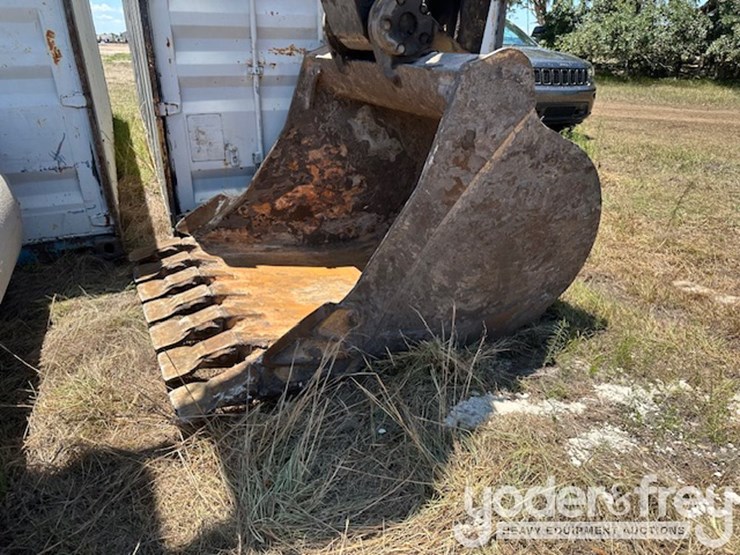 2019-caterpillar-336-image-8