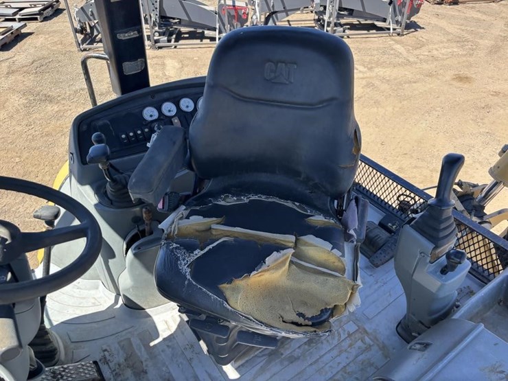 caterpillar-420d-image-34