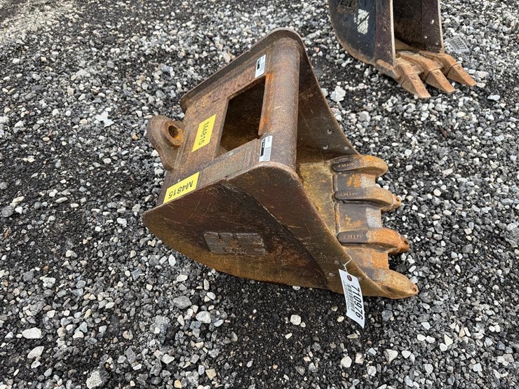 h&e-18”-excavator-bucket-image-1