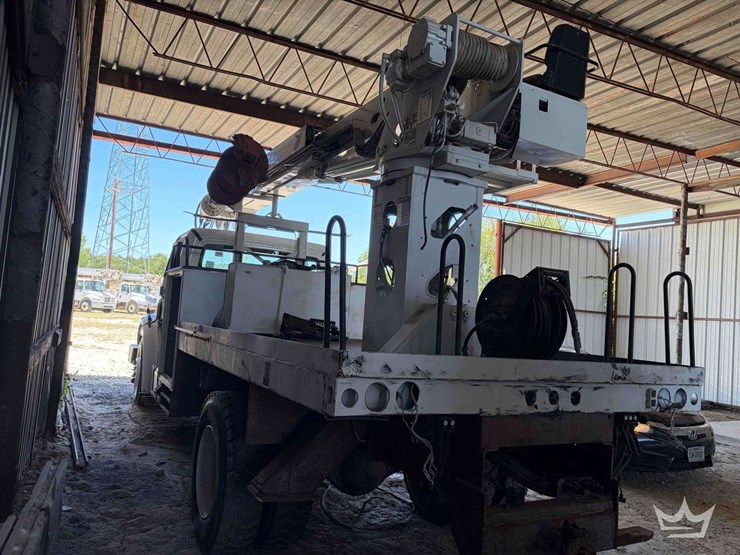 2014-freightliner-m2-106-image-2