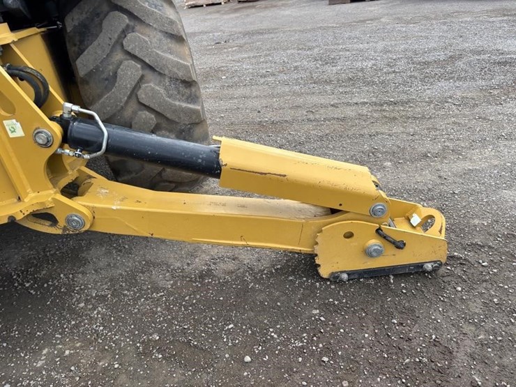 2022-caterpillar-430-image-25