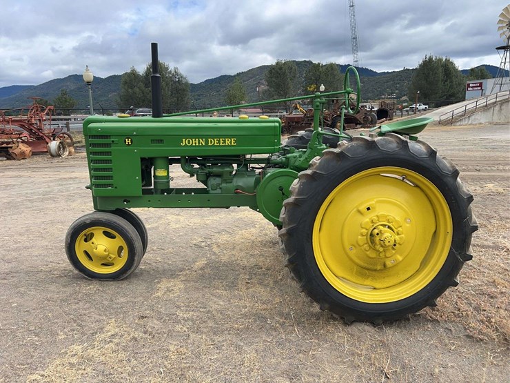 john-deere-h-image-2