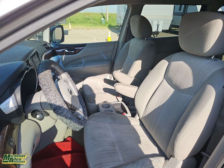 2013-nissan-quest-image-14