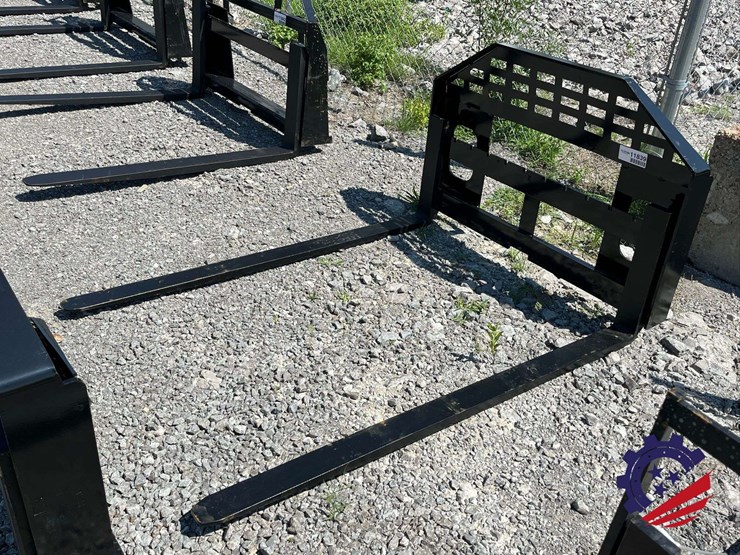 unused-2026-future-ft-dhc-skid-steer-forks---[skid-steer-attachments]-attachment-image-1