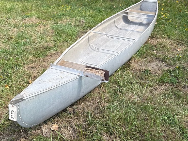 #414-•-17-foot-aluminum-canoe-image-4