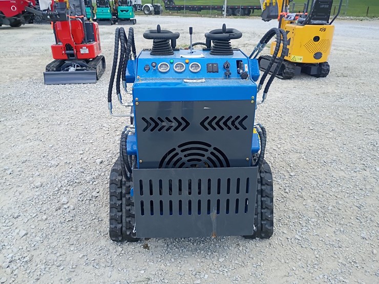 #l63-007-•-2026-zjg-380-mini-skid-steer-image-3