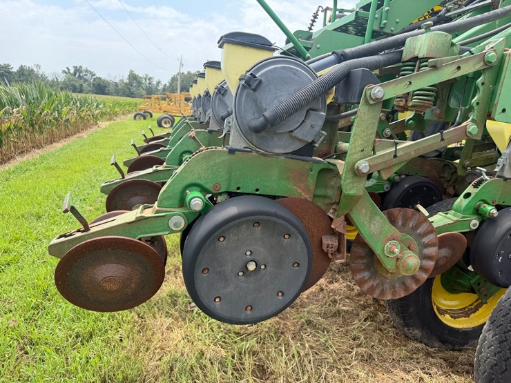 john-deere-1790-image-28
