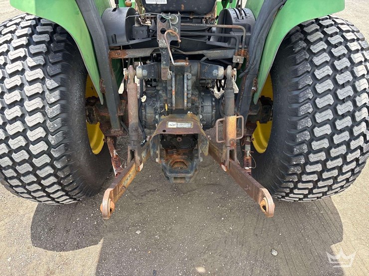 john-deere-utility-loader-tractor-image-5