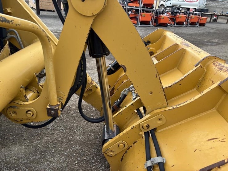 2007-caterpillar-414e-image-14