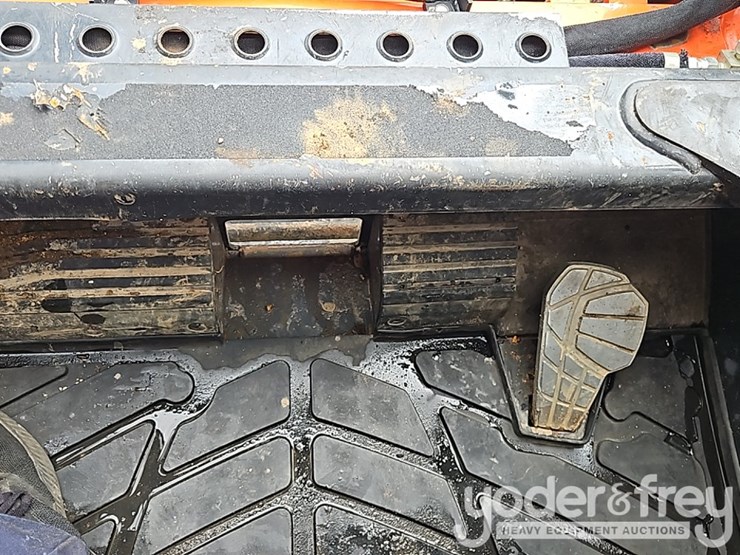 2024-kubota-svl65-2-image-31