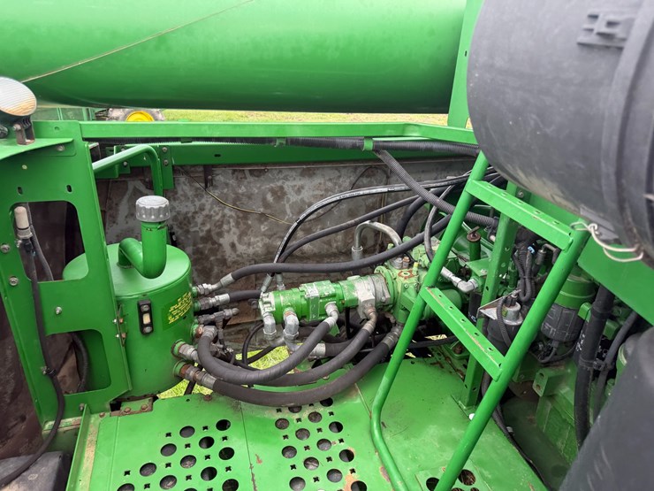 2011-john-deere-9770-sts-image-84