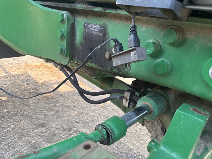 john-deere-6125m-image-38