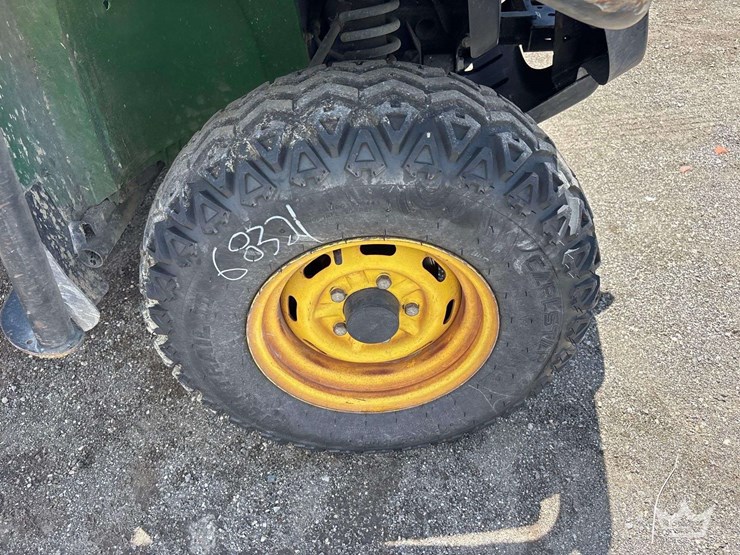 2013-john-deere-gator-image-13
