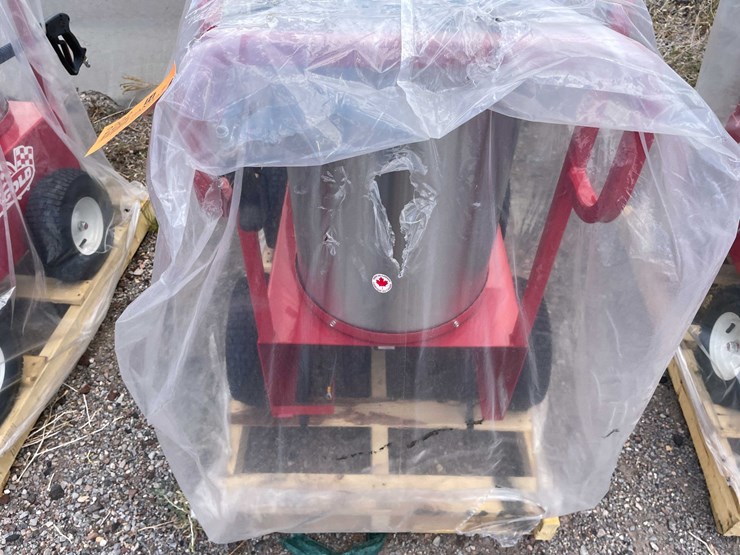 #2202-•-magnum-4000-gold-power-washer-image-2
