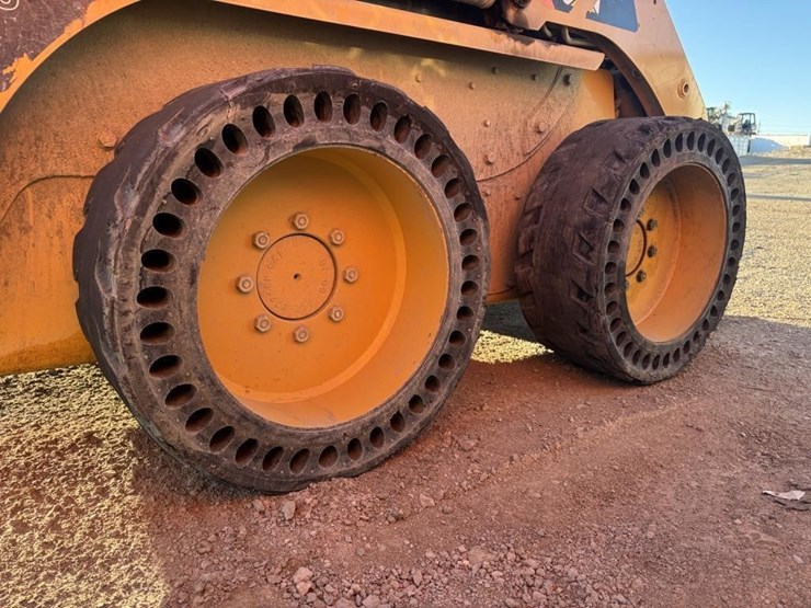 2014-caterpillar-226b3-image-15
