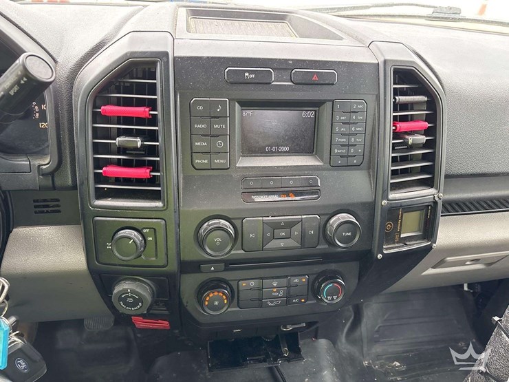 2017-ford-f150-image-19