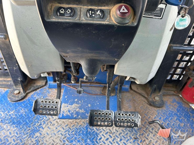 2018-new-holland-4wd-agricultural-tractor-w/-brush-cutter-image-32