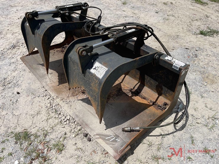 71"-hydraulic-grapple-bucket-skid-steer-attachment-image-7