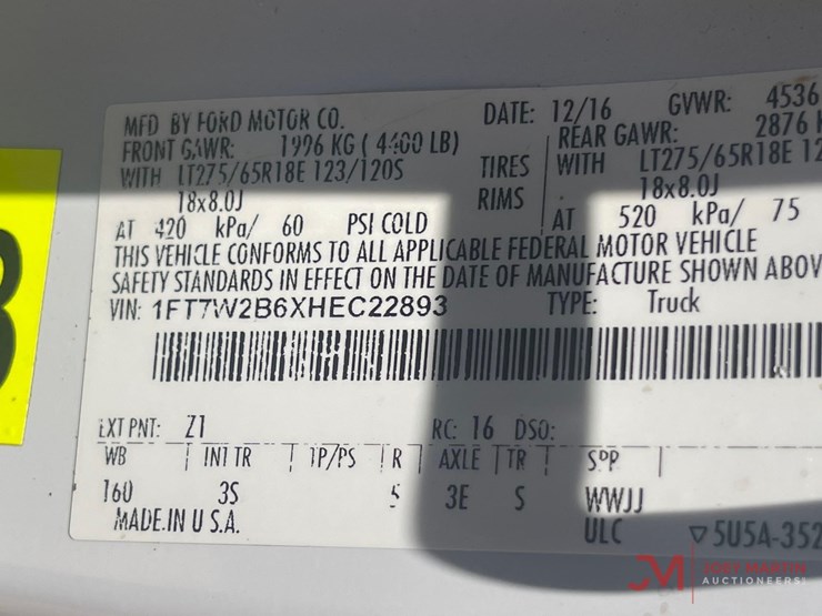 2017-ford-f-250-xlt-super-duty-pickup-truck-image-35