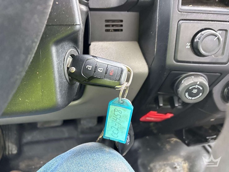 2017-ford-f150-image-18