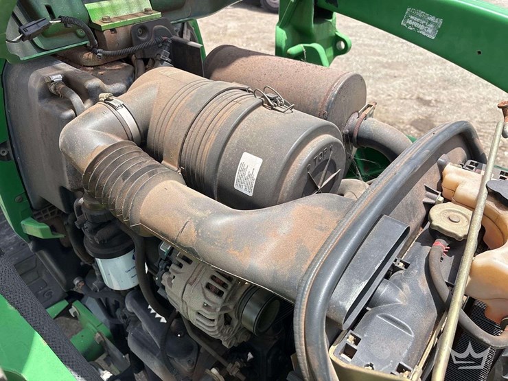 john-deere-utility-loader-tractor-image-8