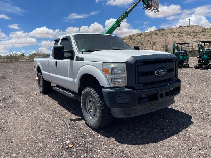 #2103-•-2015-ford-f25-image-3