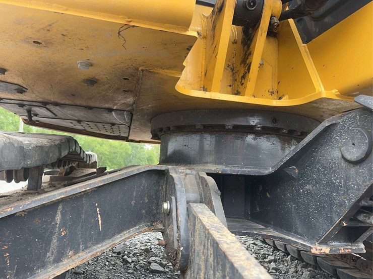 2021-deere-75g-image-22