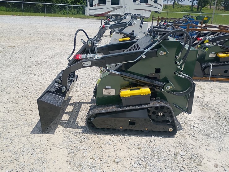 #l63-018-•-2026-zjg-380-mini-skid-steer-image-1