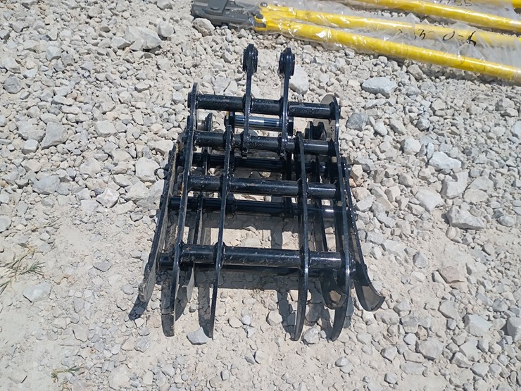 #l63-042-•-grabber-mini-excavator-attachment-image-1