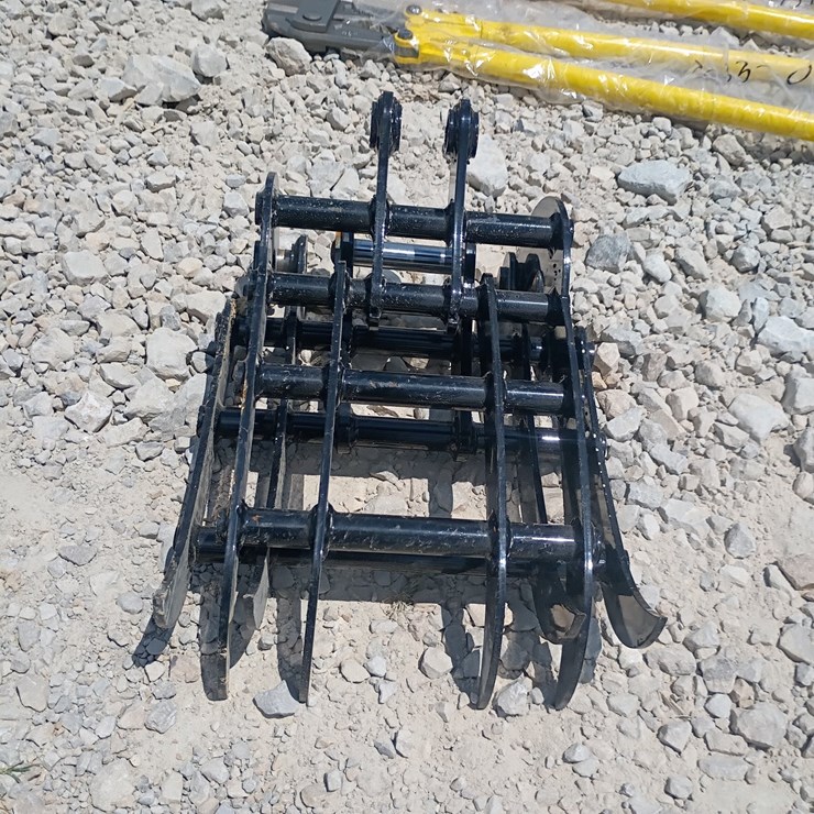 #L63-042 • Grabber Mini Excavator Attachment