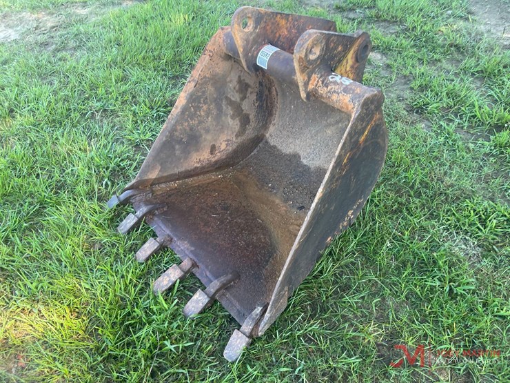 28"-tooth-excavator-bucket-image-7