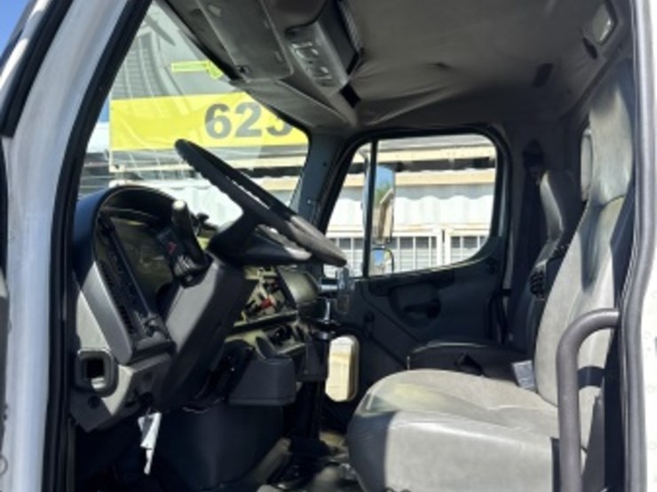 2007-freightliner-m2-112-f/b-image-32